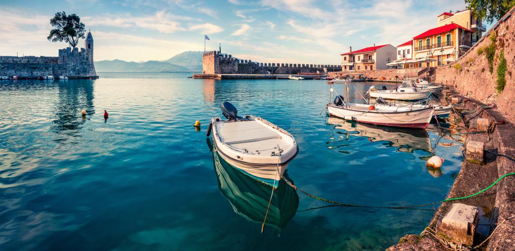 Boat floating in Nafpaktos harbour