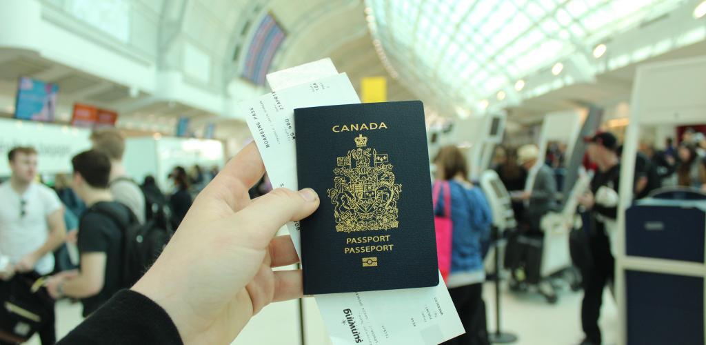 Canadian passport airport packing list